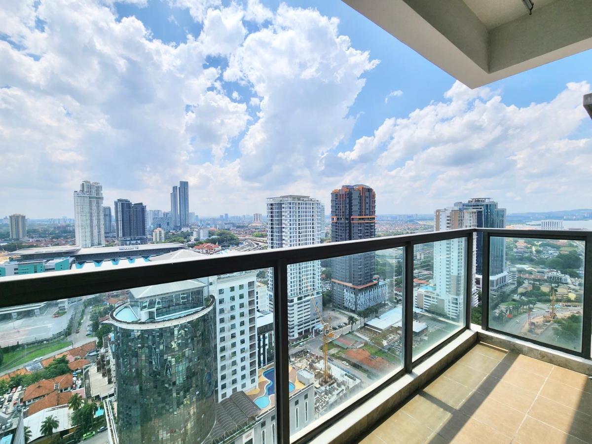 R&F Princess Cove Ciq Premium Sea & City View Suites By Neo Джохор-Бару Экстерьер фото
